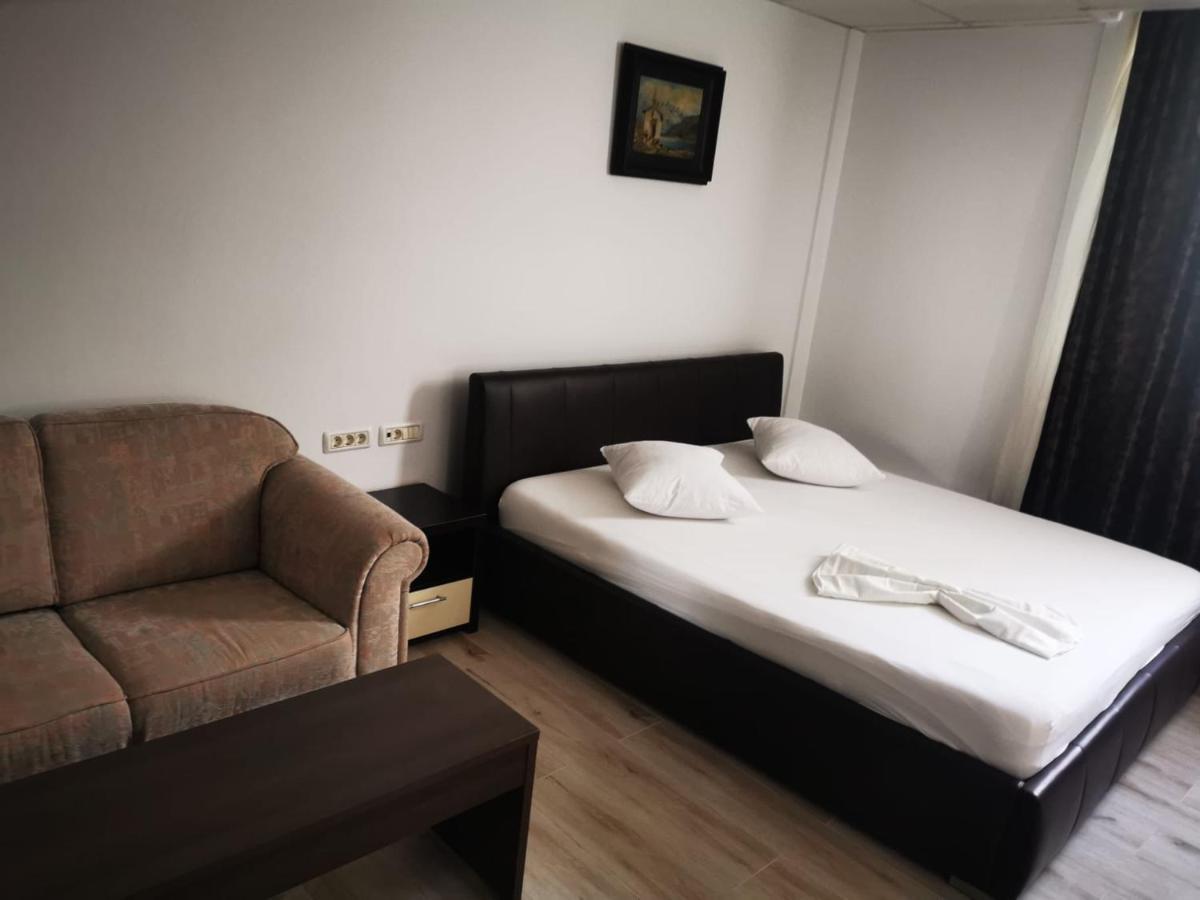 Hotel Viva Ploeszti Zewnętrze zdjęcie