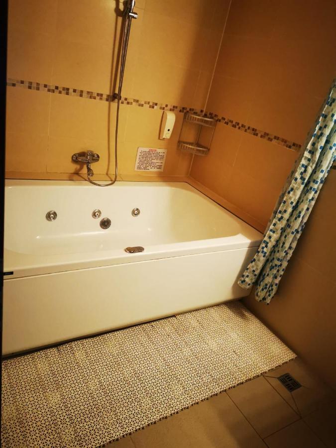 Hotel Viva Ploeszti Zewnętrze zdjęcie