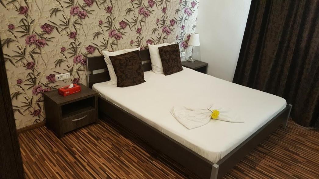 Hotel Viva Ploeszti Zewnętrze zdjęcie