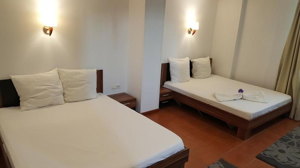 Hotel Viva Ploeszti Zewnętrze zdjęcie