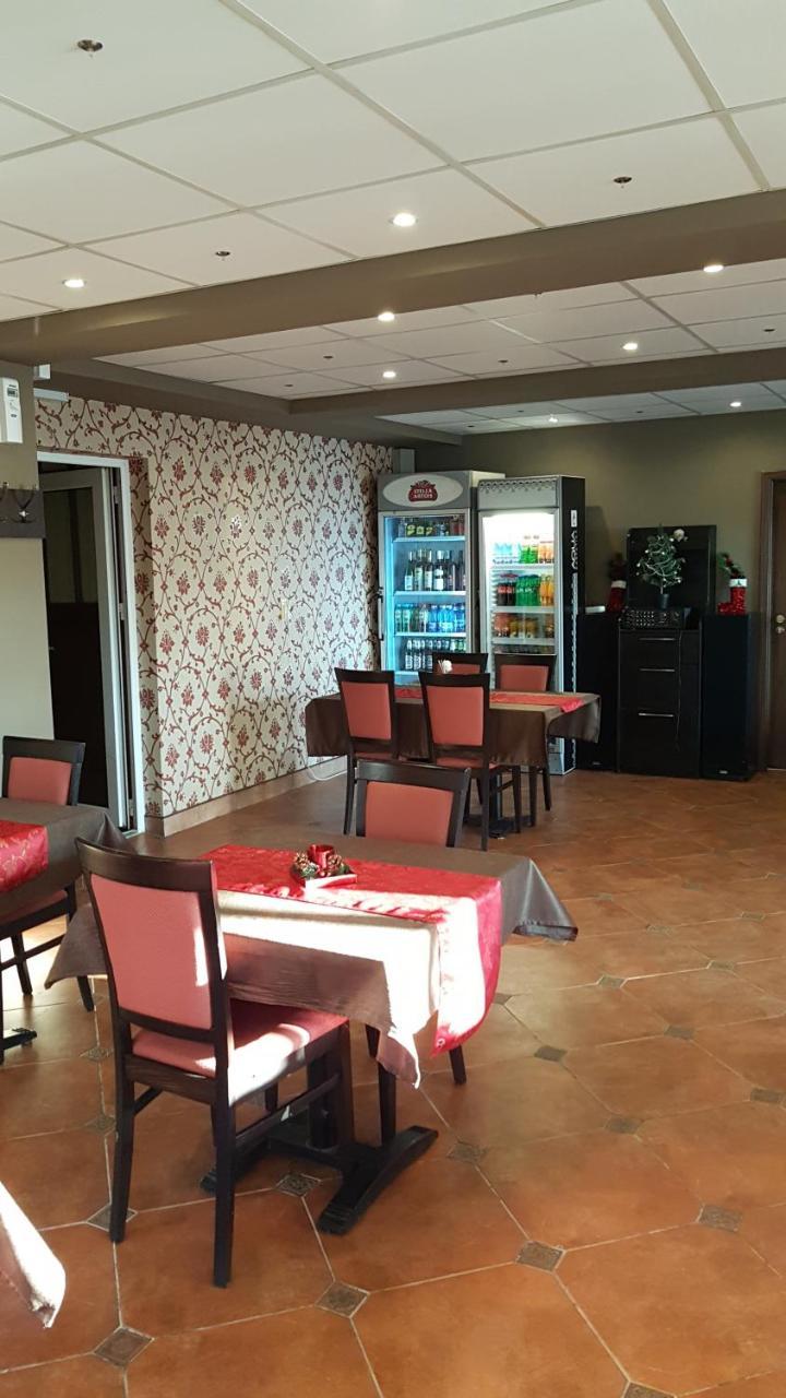 Hotel Viva Ploeszti Zewnętrze zdjęcie