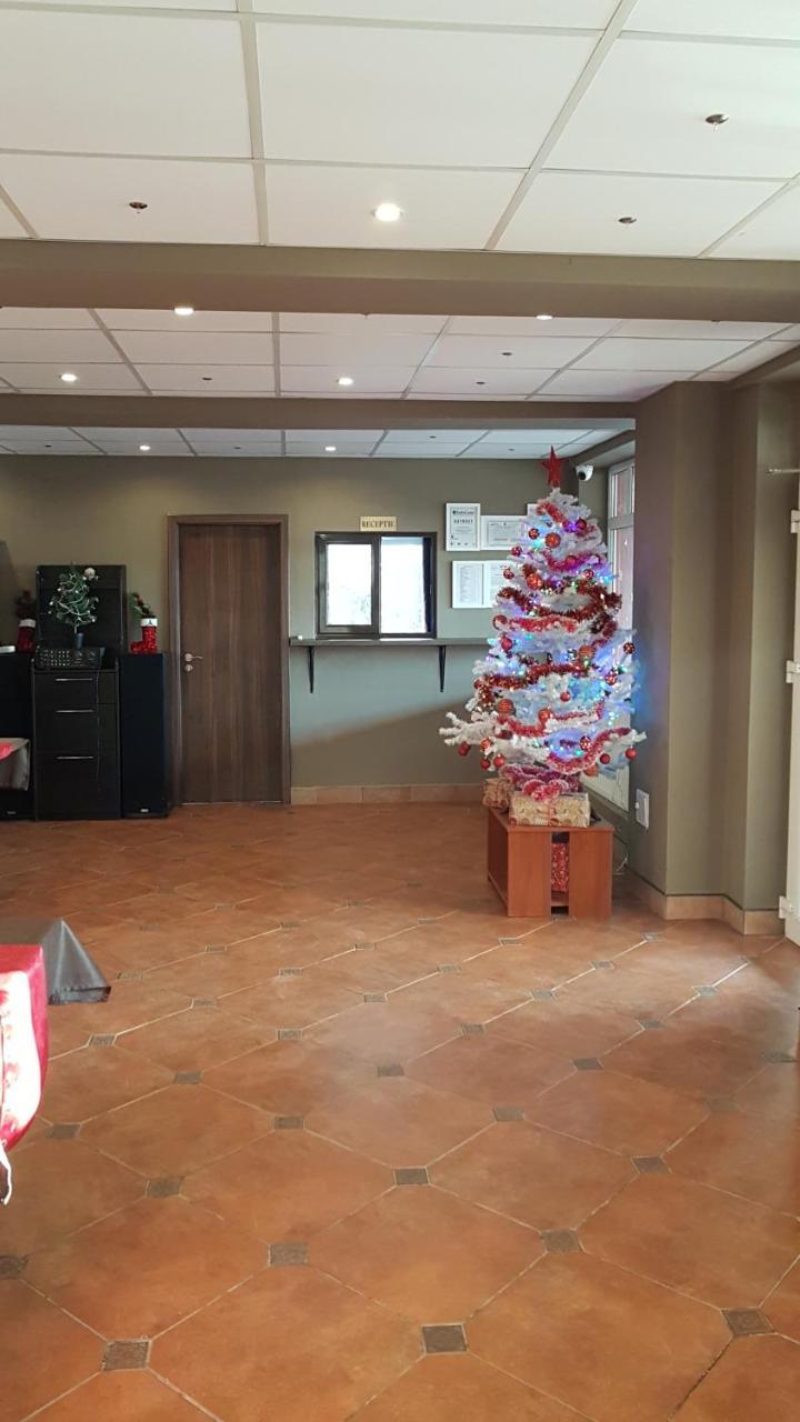 Hotel Viva Ploeszti Zewnętrze zdjęcie